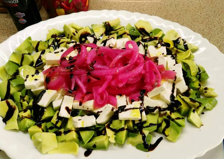 Ensalada de aguacate y crema de vinagre de Módena