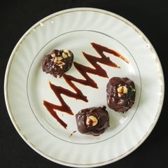 A picture of Ferrero rocher dates.