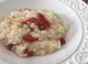 Receita de Risoto de frango desfiado com tomate seco, enviada por