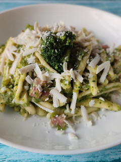 Foto di Maccheroni freschi con broccoletti siciliani, salsiccia