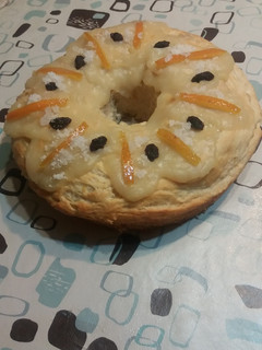 Una foto de Rosca de Pascua vegana. Apto APLV, soja, huevo y frutos secos