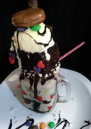 A picture of Monster Shake.