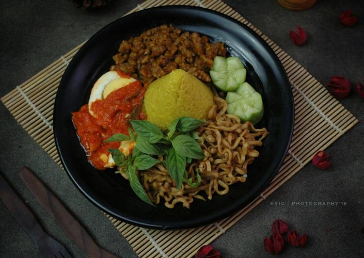 Bagaimana Menyiapkan Nasi Kuning Rice Cooker yang Lezat Sekali