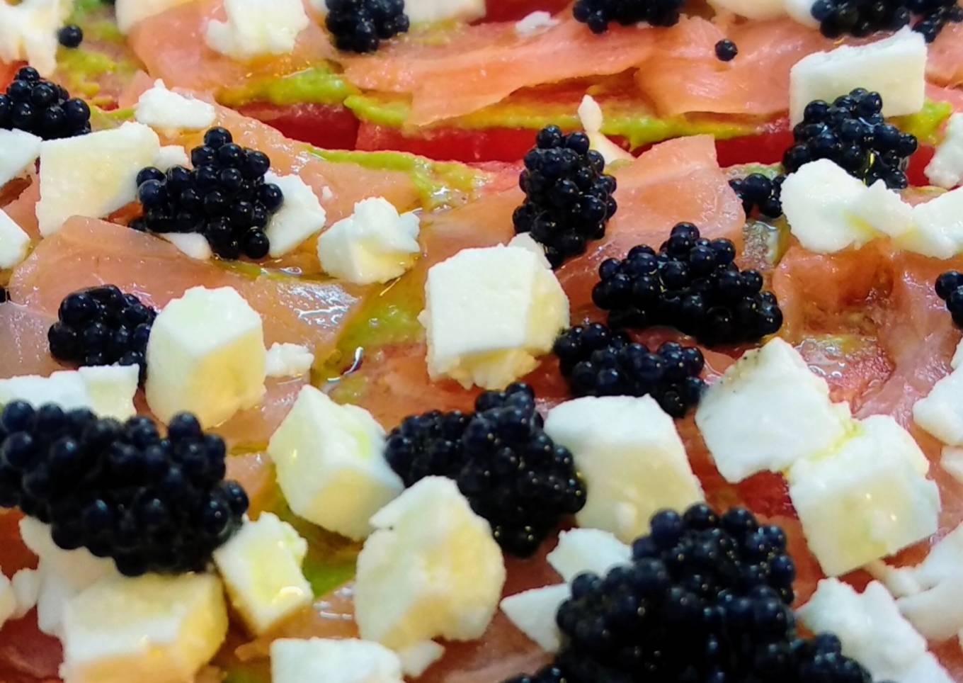 132.🍉Ensalada de sandía, salmón, aguacate, feta y caviar🐟