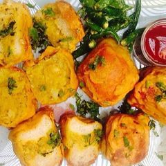 A picture of Vada Pav.