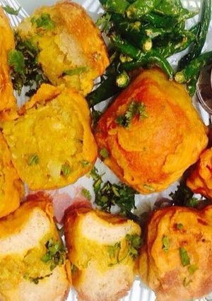 A picture of Vada Pav.
