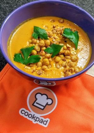 Une photo de Soupe patates douces/cacahuète/épices (vegan)