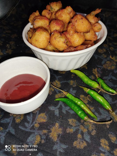 A picture of Moong dal pakoda.