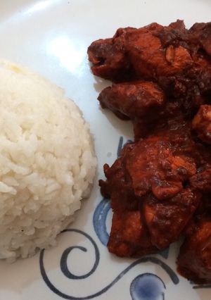 Una foto de Pollo en adobo