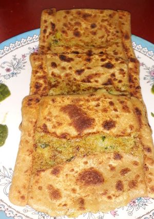 पाॅकेट पराठा (Pocket paratha recipe in Hindi) रेसिपी मुख्य फोटो