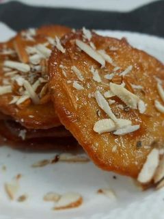 मावा मालपुआ (mawa malpua recipe in Hindi) रेसिपी मुख्य फोटो