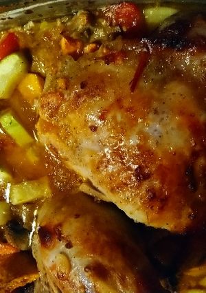 Une photo de Cuisse de dinde et légumes au four