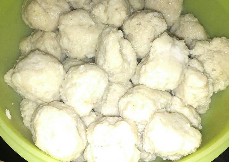 Bakso ikan kakap home made kesukaannya Quinlan n Fimi😊