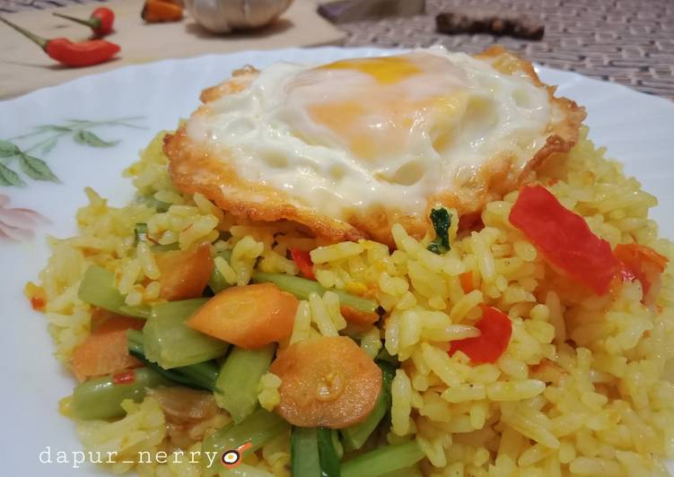 Cara Gampang Menyiapkan 🌾 Nasi goreng Kunyit sayur umpet 🌾 Anti Gagal