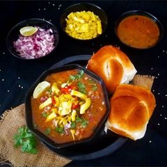 A picture of Misal Pav.
