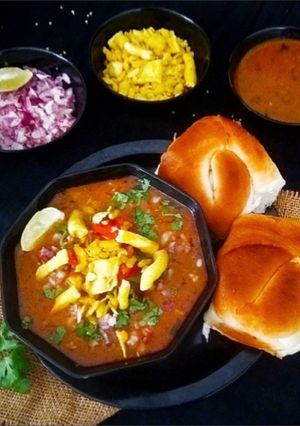 A picture of Misal Pav.