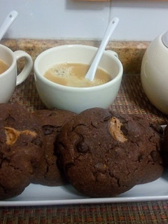 Una foto de Cookies rellenas de crema de cacahuete