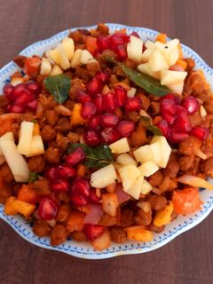 ચણા એપલ ચાટ (Chana Apple Chaat Recipe In Gujarati) રેસીપી મુખ્ય ફોટો