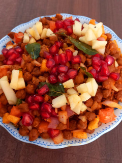 ચણા એપલ ચાટ (Chana Apple Chaat Recipe In Gujarati) રેસીપી મુખ્ય ફોટો