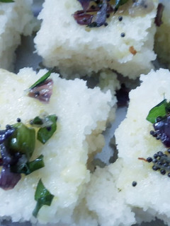 सूजी खमन ढोकला (suji khaman dhokla recipe in Hindi) रेसिपी मुख्य फोटो