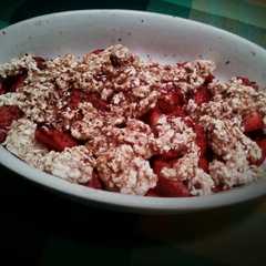 Una foto de Crumble de fresas