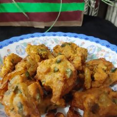 A picture of Bread pakoras.