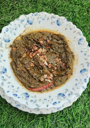 A picture of Sarson da saag te makke di roti.