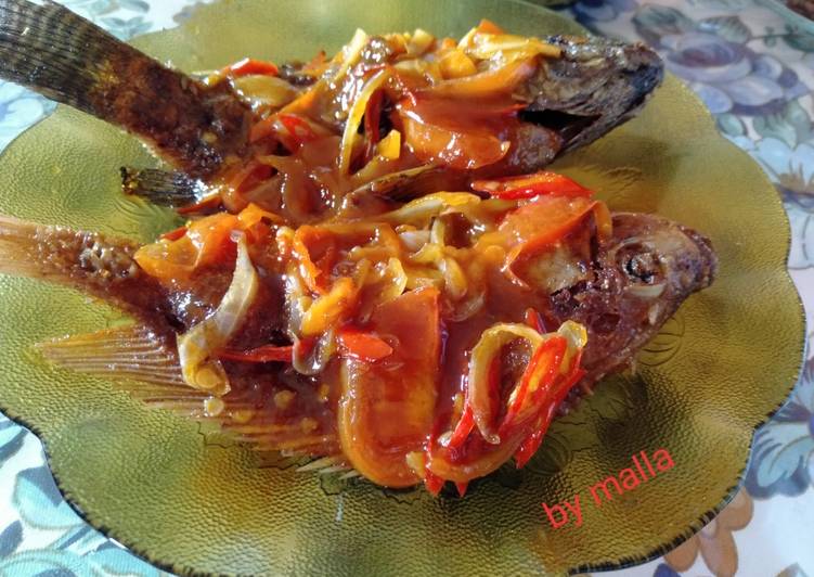 Cara memasak Mujair pedas manis yang Bisa Manjain Lidah
