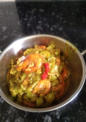 A picture of Prawn with Tarui Or jhinge chingri.