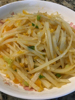 鹹蛋黃馬鈴薯絲 的食譜成品照片