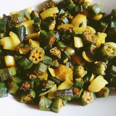 A picture of Bhindi or pyaza.