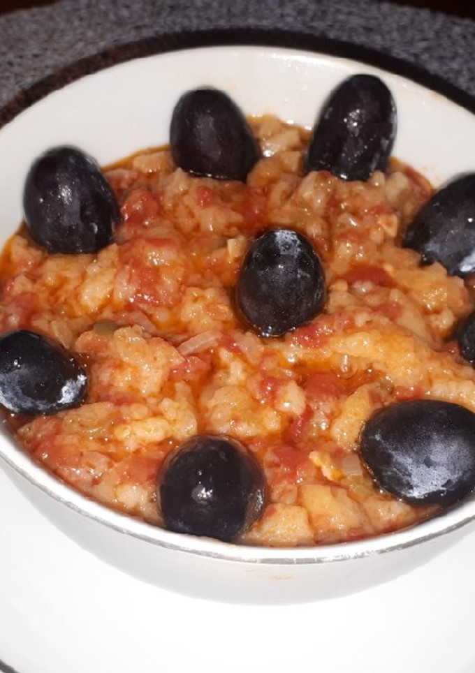 Una foto de Sopa de tomate con uva