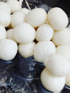 A picture of Rasgulla Bengali Style.