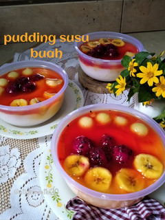 Foto resep *pudding susu buah*
