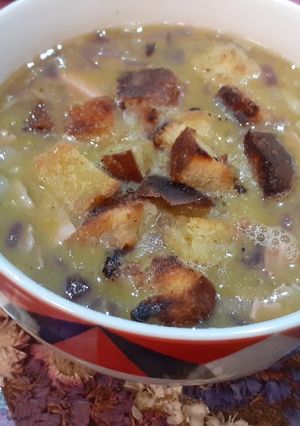 Una foto de Sopa crema de arvejas