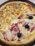 🍕Pizza Miti Miti: Panceta, Brie y Olivas Negras / Roquefort🍕