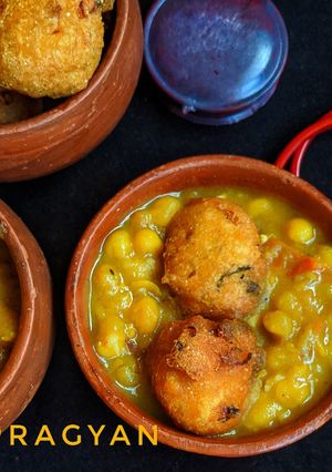 A picture of Moong Dal Vada.