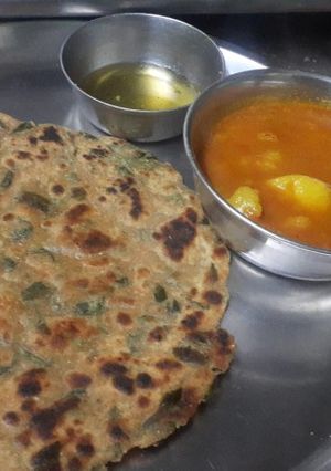 A picture of Meethi ka paratha.