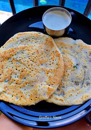 A picture of Rava-urad dal dosa/Thari machkat.