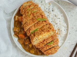 Foto resep Tempe Katsu Corn Flakes dengan Kari Jepang
