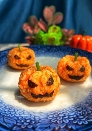 Hình của món Cơm Nắm Bí Ma Halloween.