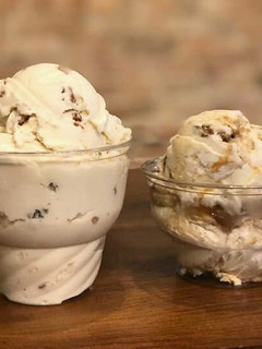 A picture of Praline Ice Cream.