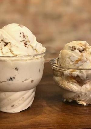 A picture of Praline Ice Cream.