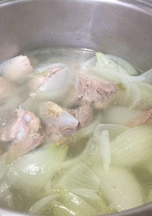 洋蔥排骨湯 的食譜成品照片