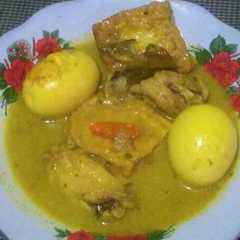 A picture of Kare Ayam.