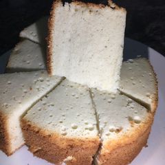 A picture of Chinese sponge cake.