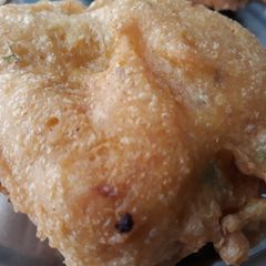 A picture of Pav Vada.