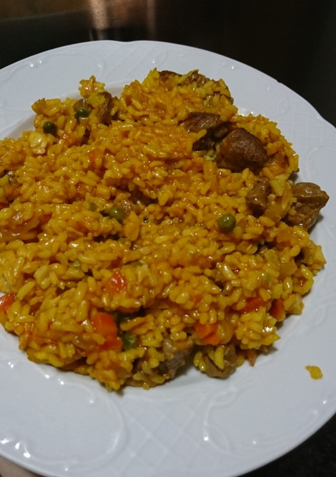 Una foto de Arroz con verduras y ternera. Dieta