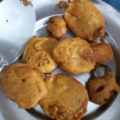 A picture of Potato Pakoras.