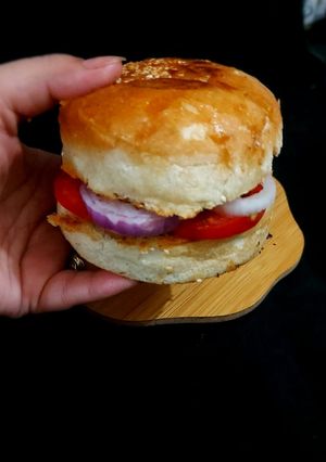 बर्गर (Burgar recipe in hindi) रेसिपी मुख्य फोटो